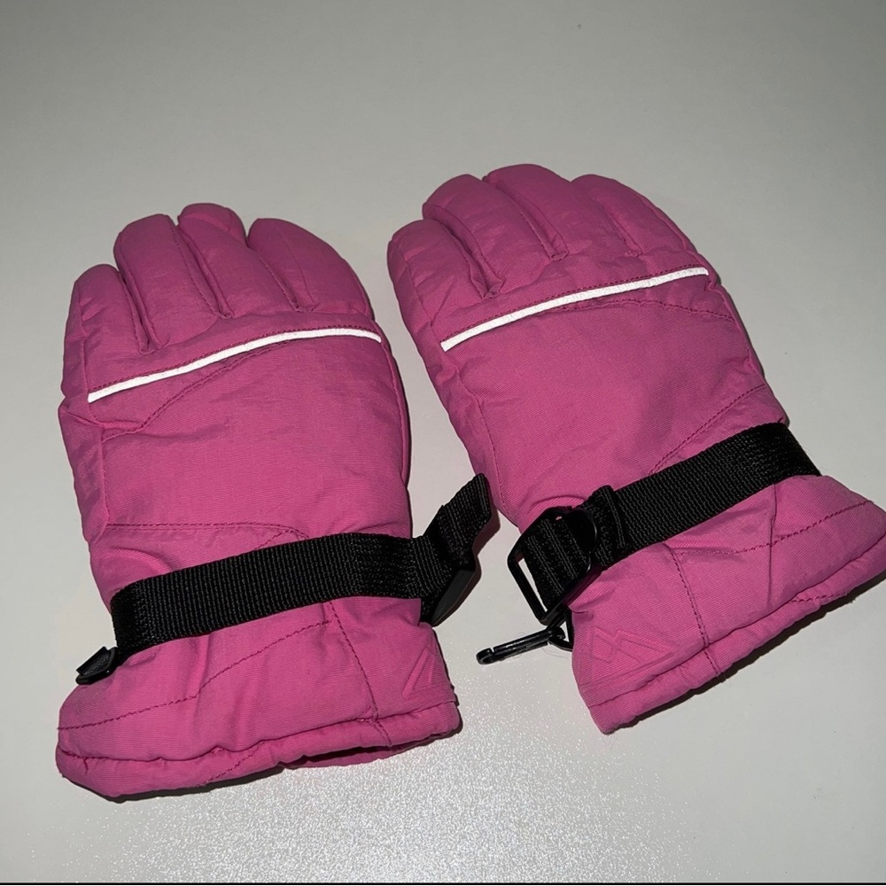 Girls winter snow gloves. Size L